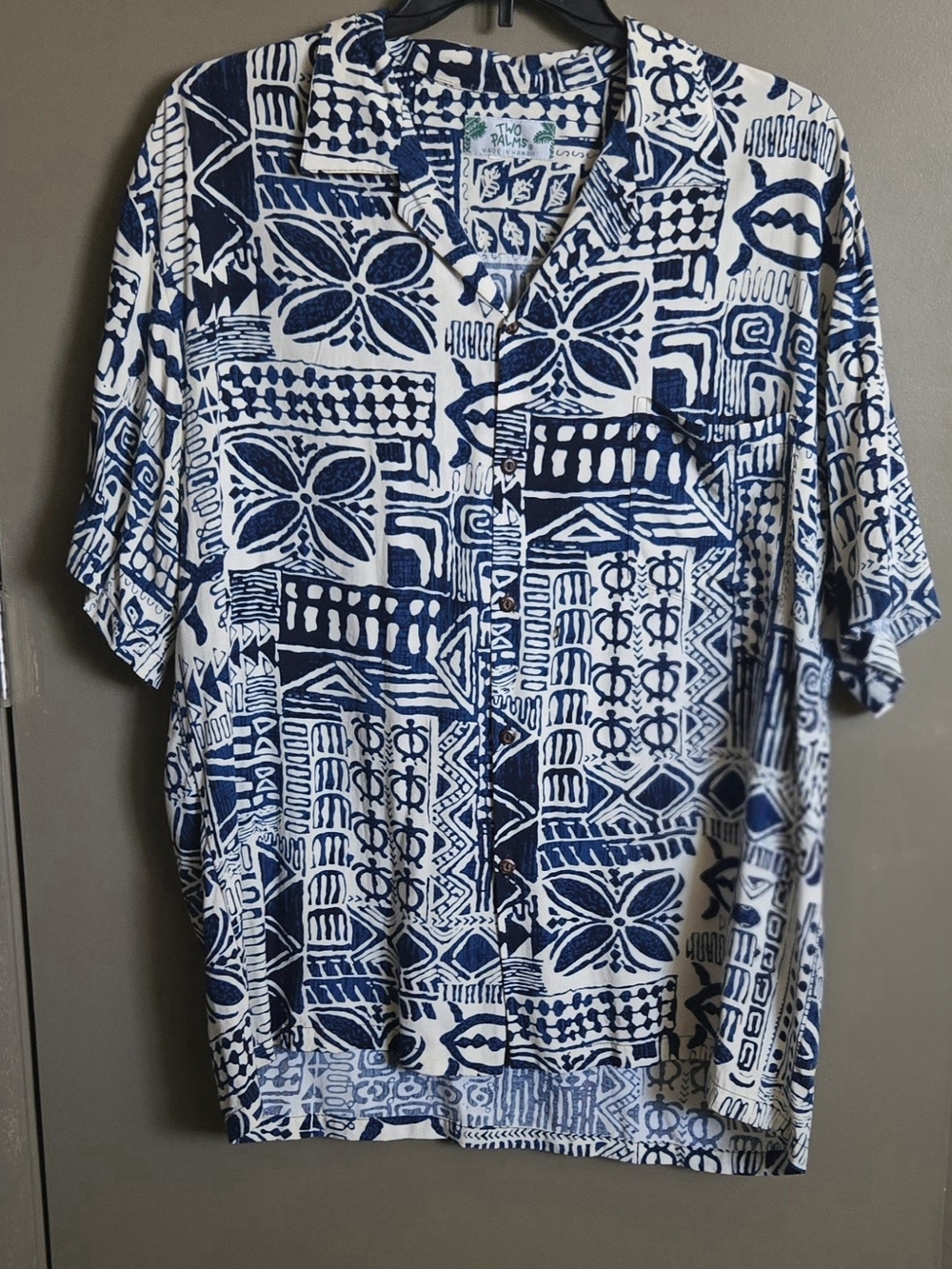 🌴 Two Palms Made in Hawaii Button-Down Shirt - Blue Tapa Print - Men's Size XL